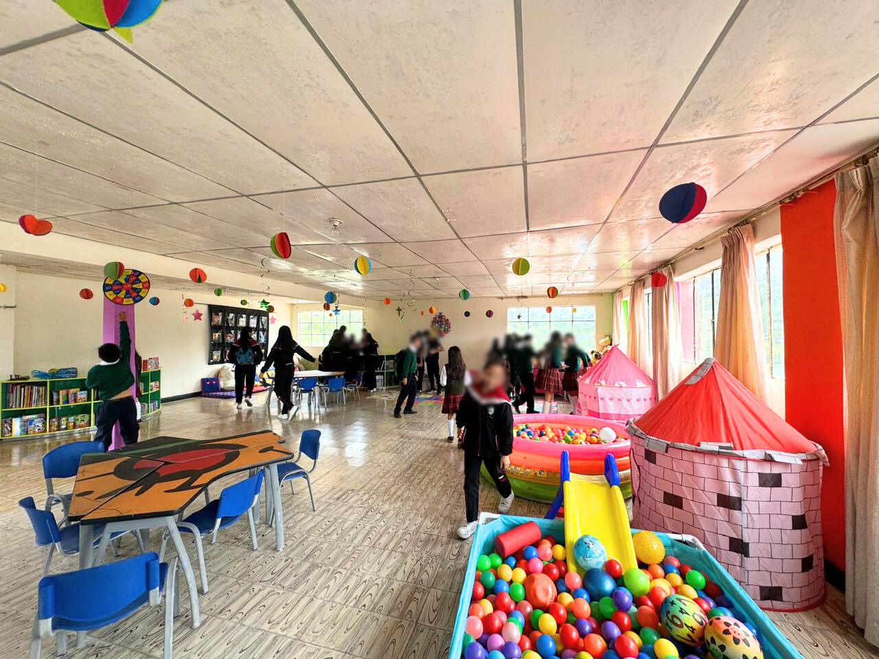 “El Rincón de la Alegría” en Boavita, Boyacá, creada con el apoyo de la Fundación Caminos Cruzados para promover el aprendizaje a través del juego y fortalecer la formación integral de los niños.